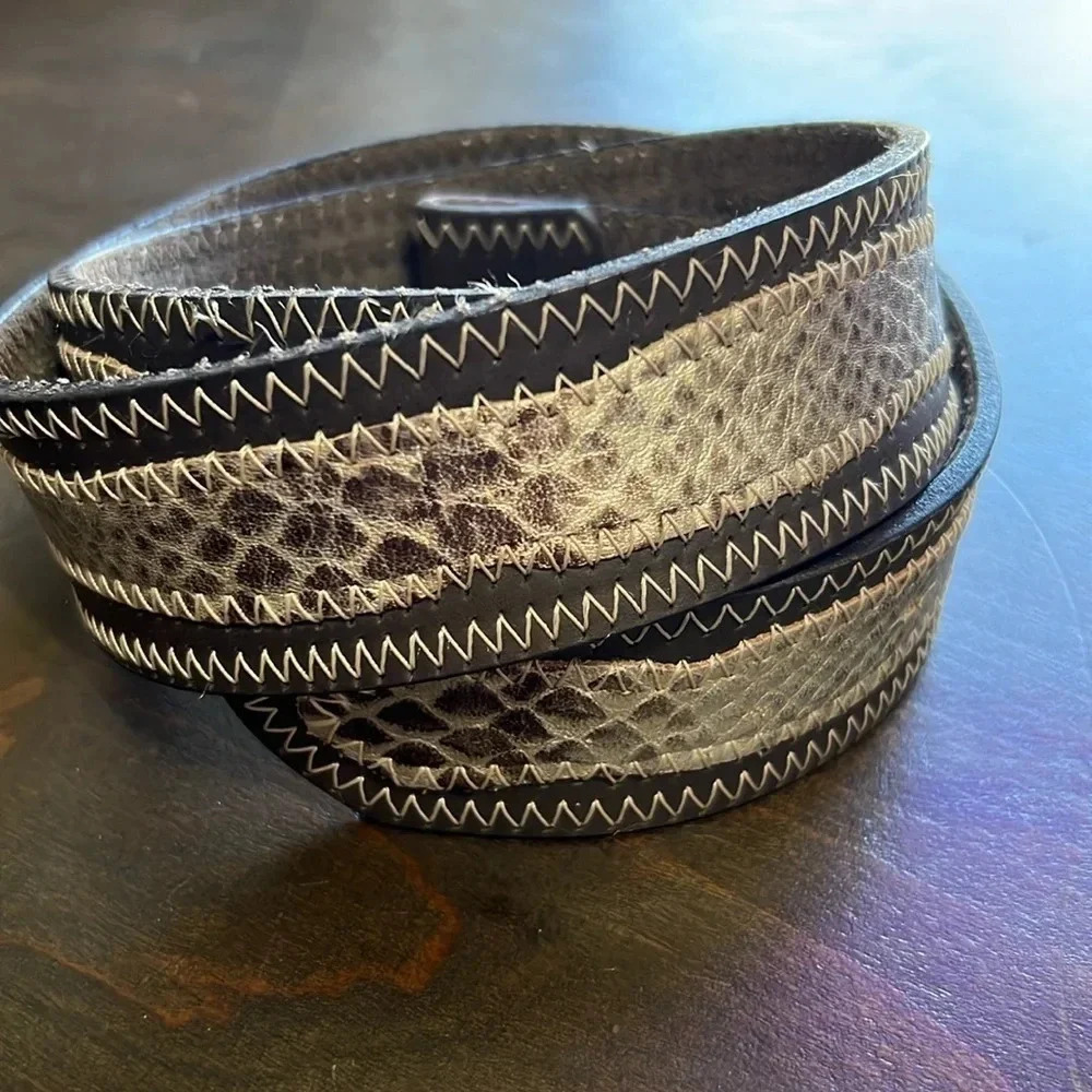 Enmon Metallic Leather Belt Texured M Gray Brown Silver Vintage Snake Print